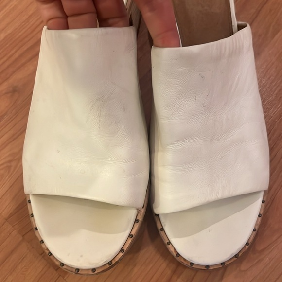 Frye leather block heel sandals. White. Size 9.5 - Picture 5 of 13